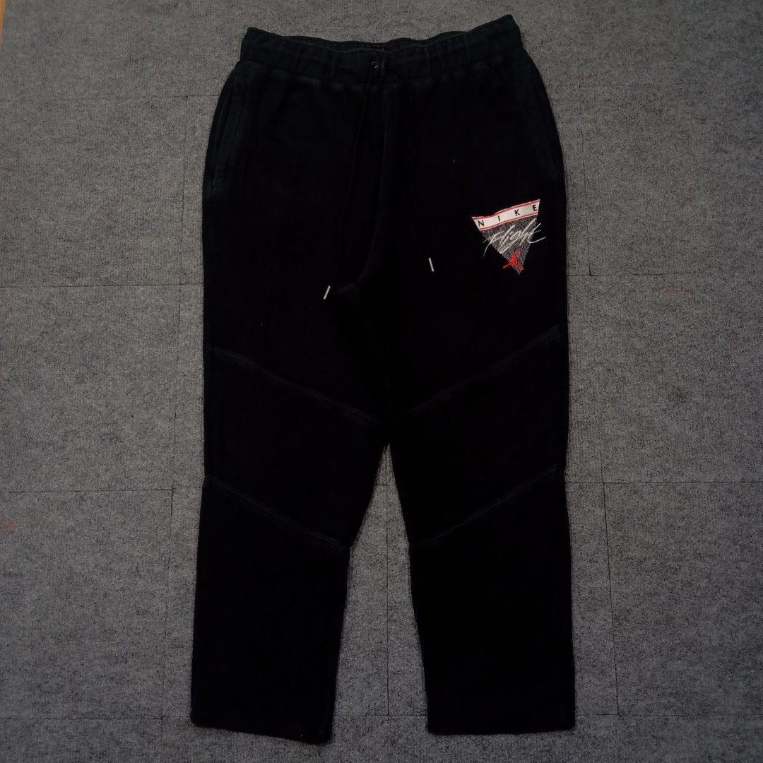 Jordan Flight Men's Fleece Pants (Category: Activewear) located in Taguig. Submitted by sito. (Listing ID 1470399685, Image 2). Description: For sale! 📣 Jordan Flight Men's Fleece Pants Specs and measurements: • Size XXL • Length 40 inches • Width 34 inches • Hips 24 inches • Thigh 14 inches • Inseam 25 inches • Leg Opening 7 Condition Details: • Excellent Condition • No issue • Color rate: 10/10 • Overall Condition: 10/10 Price: ~ ₱630 Transact