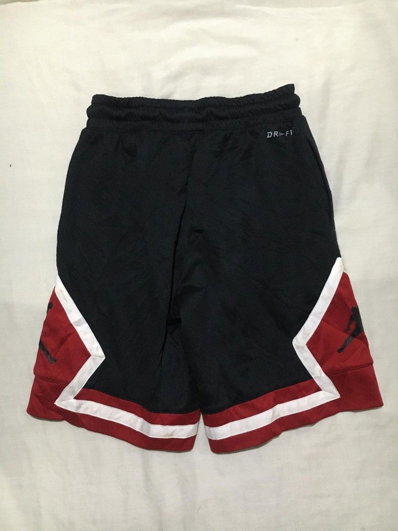 Jordan Jumpman Diamond (Category: Shorts) located in Quezon City. Submitted by thriftyzx (Listing ID 1470409118, Image 3). Description: Jordan Diamond Short Size: XS Youth Waistline: 22-26 length : 15 Need wash Excellent Condition Cut tags 999 Freeshipping Location: QC.