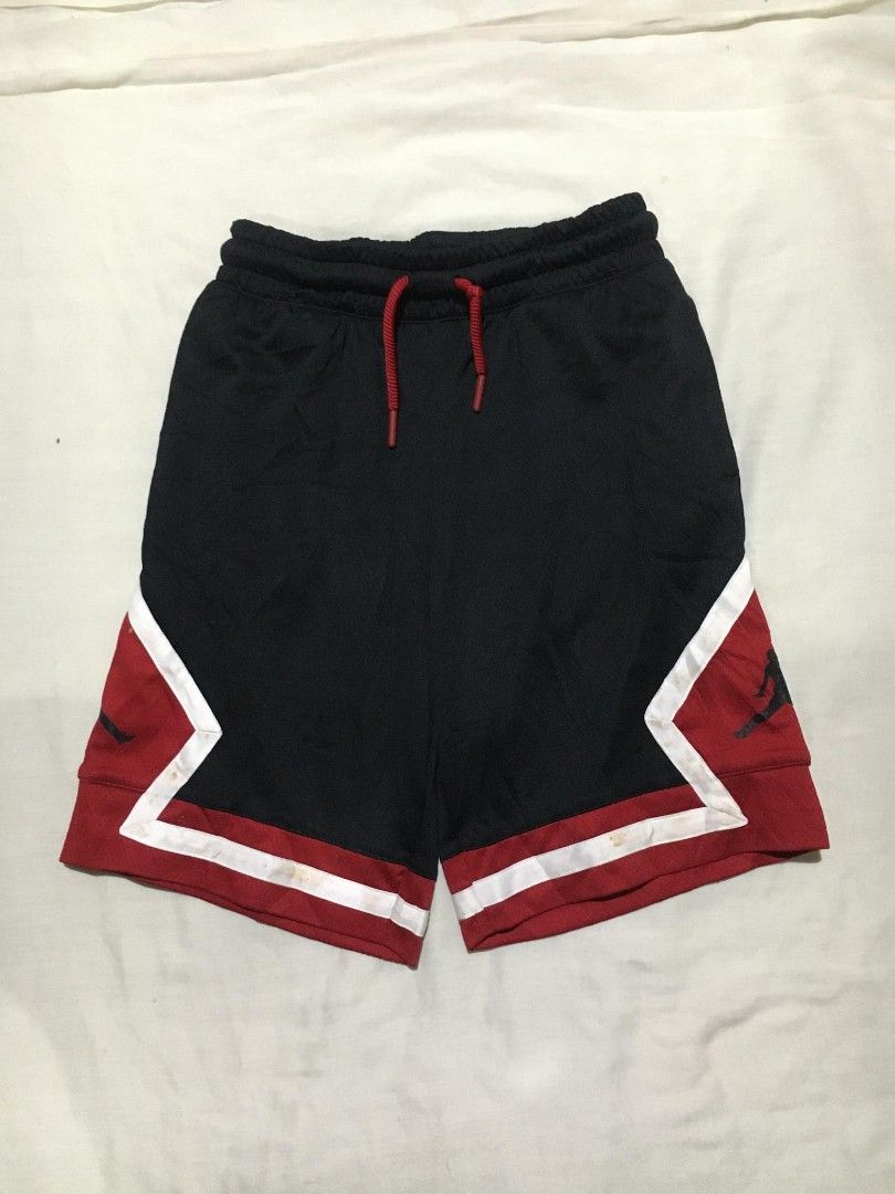 Jordan Jumpman Diamond (Category: Shorts) located in Quezon City. Submitted by thriftyzx (Listing ID 1470409118, Image 1). Description: Jordan Diamond Short Size: XS Youth Waistline: 22-26 length : 15 Need wash Excellent Condition Cut tags 999 Freeshipping Location: QC.
