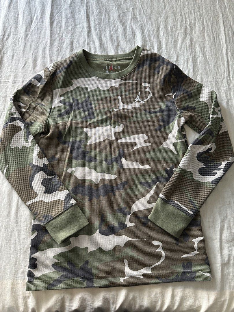 Jordan Longsleeve (Category: Babies & Kids Fashion) located in Mandaluyong City. Submitted by cris_rtw (Listing ID 1470373267, Image 1). Description: Size large 12-13 yrs old ( size on tag).