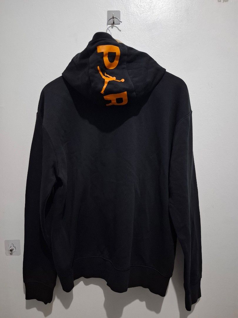 Jordan paris saint germain large (Category: Coats, Jackets and Outerwear) located in Tarlac. Submitted by christopher.24 (Listing ID 1470402053, Image 2). Description: excellent condition.