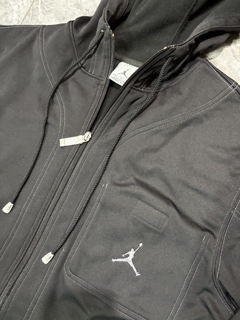 JORDAN VINTAGE HOODIE JACKET (Category: Coats, Jackets and Outerwear) located in Pasay City. Submitted by maads (Listing ID 1470426886, Image 2). Description: SIZE LARGE FITS XL W 24 X L 30 NO ISSUE.