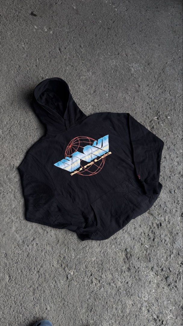 Juice WRLD x VLONE (Category: Coats, Jackets and Outerwear) located in Teresa. Submitted by boanerjes (Listing ID 1470524701, Image 1). Description: Juice WRLD x VLONE black hoodie Small 21x28.