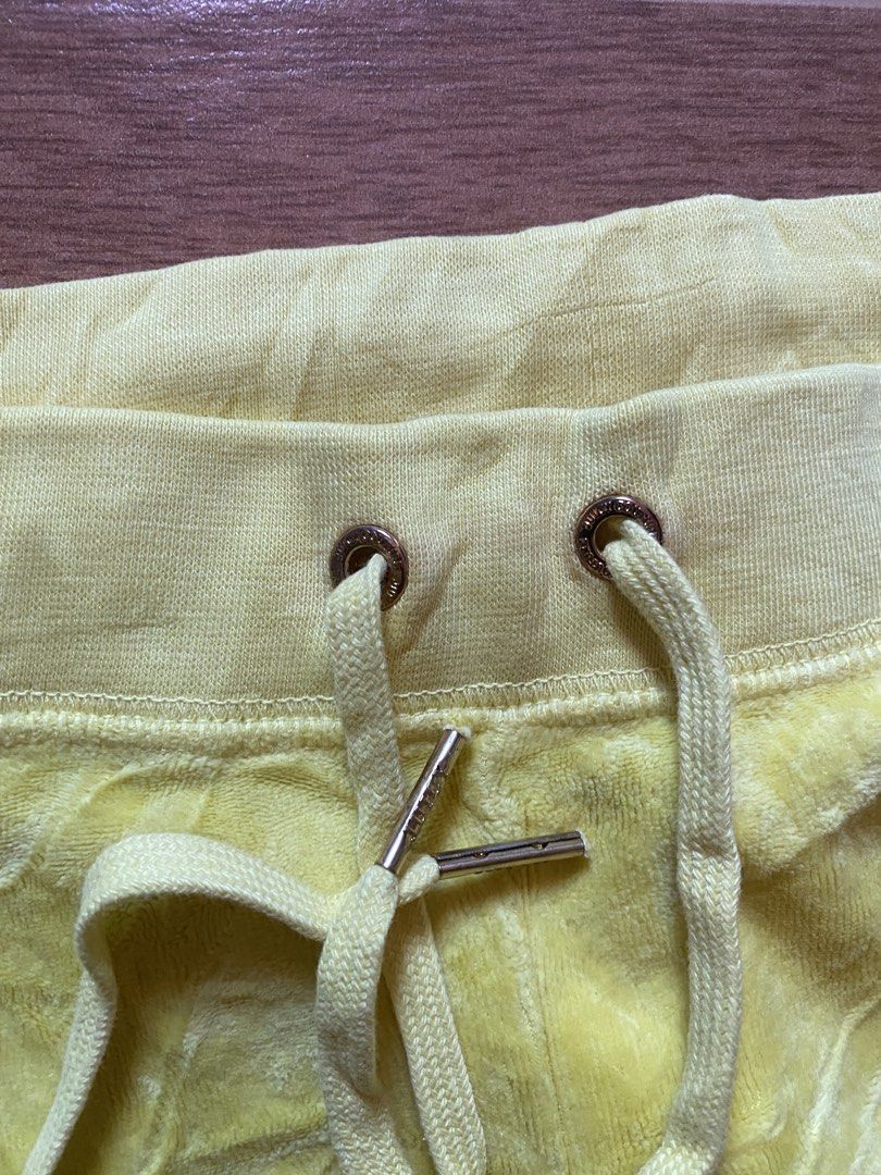 Juicy couture flared pants vtg tag (Category: Other Bottoms) located in Paete. Submitted by fat.archives (Listing ID 1470474925, Image 3). Description: .