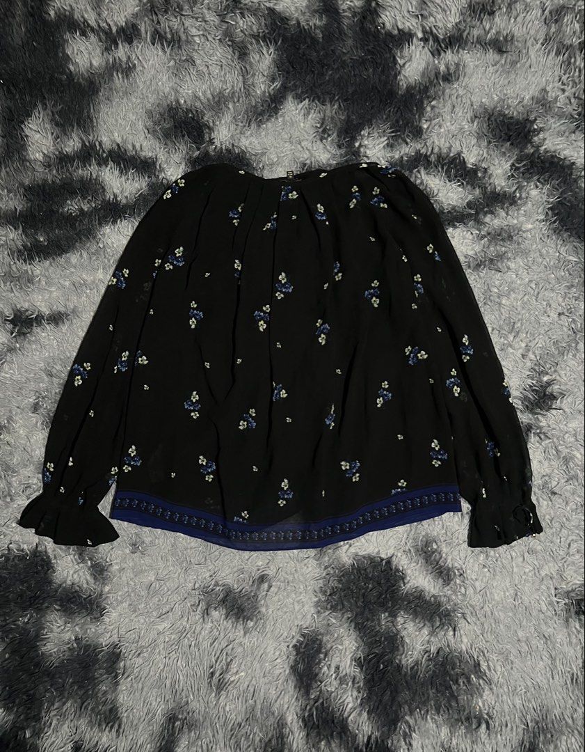 Juicy Couture semi-sheer chiffon blouse (Category: Blouses) located in Cebu City. Submitted by drip_block (Listing ID 1470380129, Image 2). Description: Size M on tag Dimes 21x27.