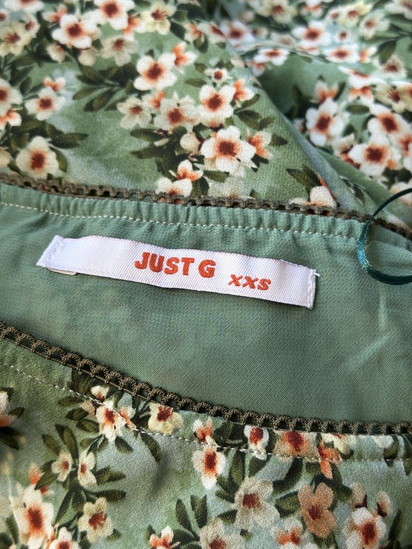 Just G floral skirt (Category: Skirts) located in Pasig City. Submitted by afterglowpreloved (Listing ID 1470459576, Image 3). Description: .
