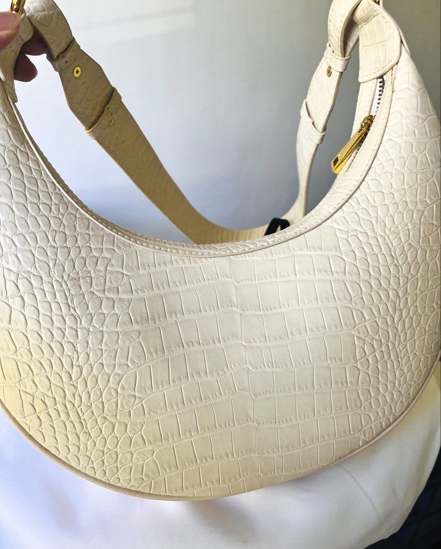 JW Pei Carly Saddle Bag Ivory Croc (Category: Shoulder Bags) located in Las Pinas. Submitted by mgmvillaluz (Listing ID 1470404201, Image 2). Description: Preloved mint condition (9/10) Carly Saddle Ivory Croc. .