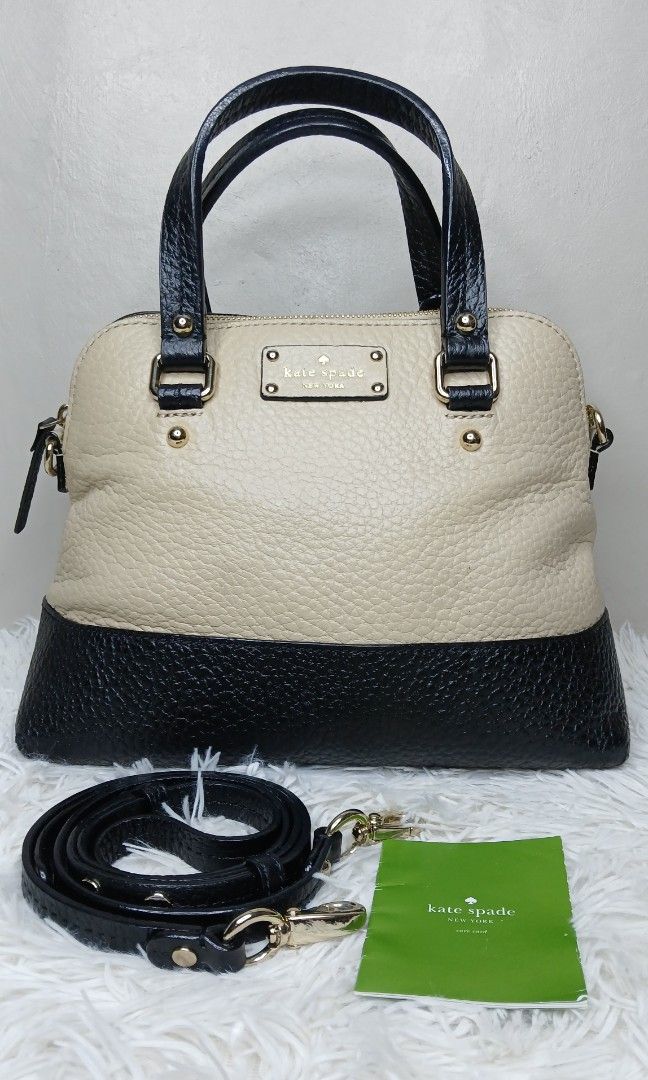 Kate Spade (Category: Tote Bags) located in Bulacan. Submitted by caikymaria (Listing ID 1470399898, Image 1). Description: fr japan payment first ,no cod jnt direct ship.