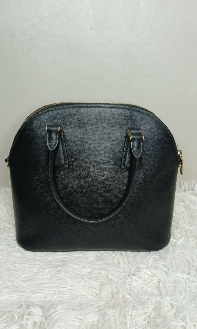 Kate spade (Category: Tote Bags) located in Bulacan. Submitted by caikymaria (Listing ID 1470400446, Image 3). Description: japan sourced.