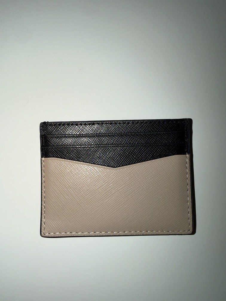 Kate Spade Cardholder (Category: Wallets & Card holders) located in Las Pinas. Submitted by thealyssacloset (Listing ID 1470555535, Image 3). Description: -Authentic -Don't use it anymore -In great condition.
