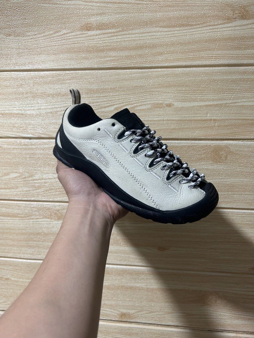 Keen Jasper Birch Black (Category: Sneakers) located in Butuan. Submitted by selected.kicks (Listing ID 1470397824, Image 1). Description: Keen Jasper Birch Black Size US 5 | 37 | 23.5 cm - used pair, no box. - authentic 📦💯.