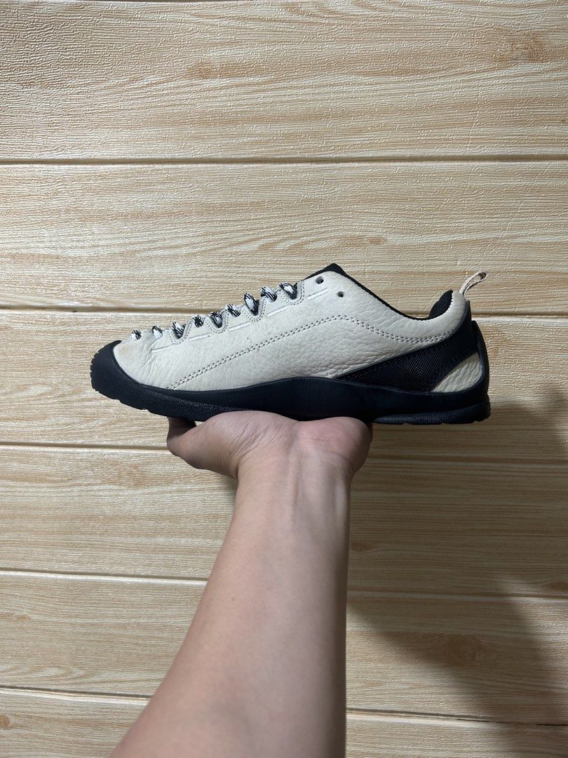 Keen Jasper Birch Black (Category: Sneakers) located in Butuan. Submitted by selected.kicks (Listing ID 1470397824, Image 3). Description: Keen Jasper Birch Black Size US 5 | 37 | 23.5 cm - used pair, no box. - authentic 📦💯.