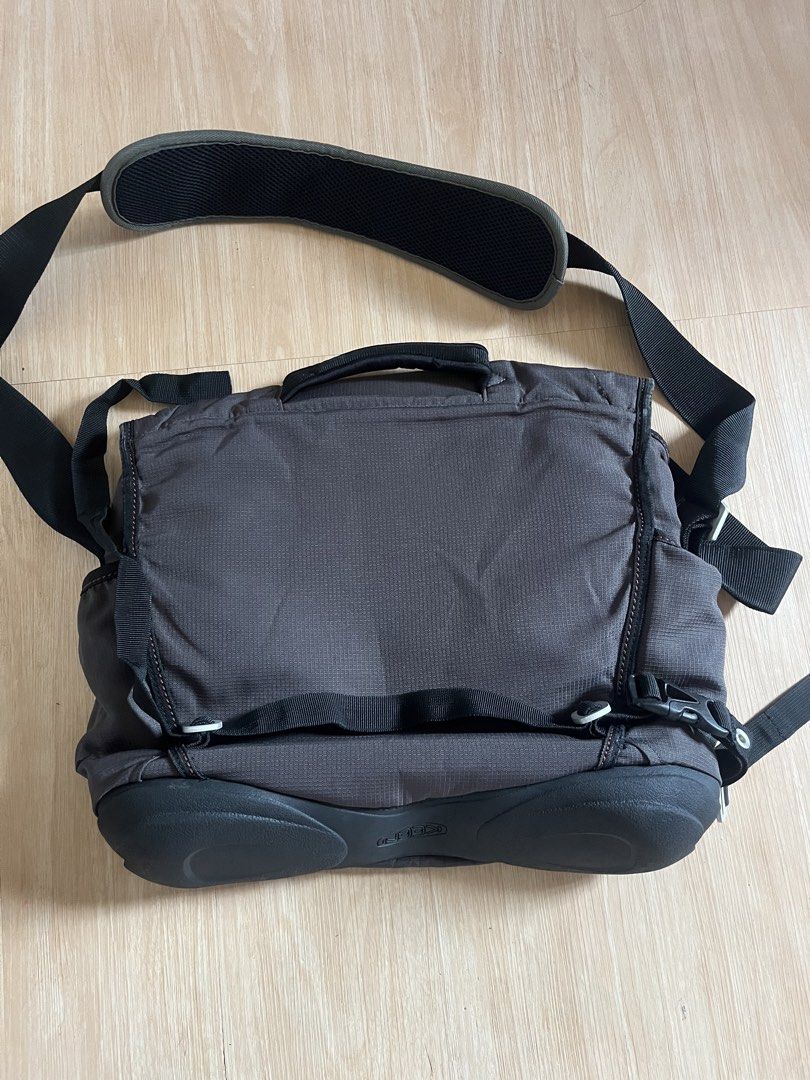 Keen messenger bag (Category: Sling Bags) located in Valencia. Submitted by flex-again (Listing ID 1470427846, Image 3). Description: .