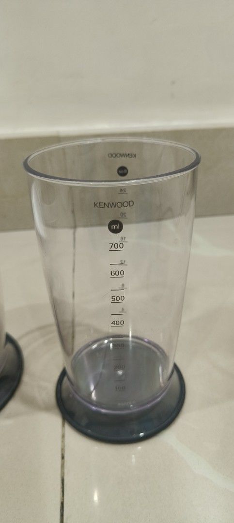 Kenwood Hand Blender Set (Category: Juicers, Blenders & Grinders) located in Manila. Submitted by cleverdog_a9b18a (Listing ID 1470351092, Image 2). Description: Kenwood Hand Blender With Chopper, whisker and blender and measuring cup.