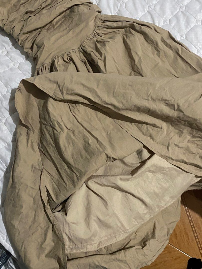 Khaki Rouched Tube Dress (Category: Dresses) located in Manila. Submitted by dear_soleil (Listing ID 1470364984, Image 3). Description: size xs!.