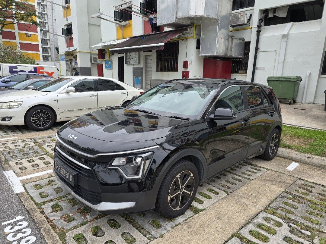 Kia Niro Hybrid 1.6 EX Comfort Pack (A) (Category: Used Cars) located in Singapore. Submitted by profirelord (Listing ID 1470426838, Image 1). Description: I'm the owner. Cycle&Carriage FREE servicing until Feb 2029. No consignment. No test drive..
