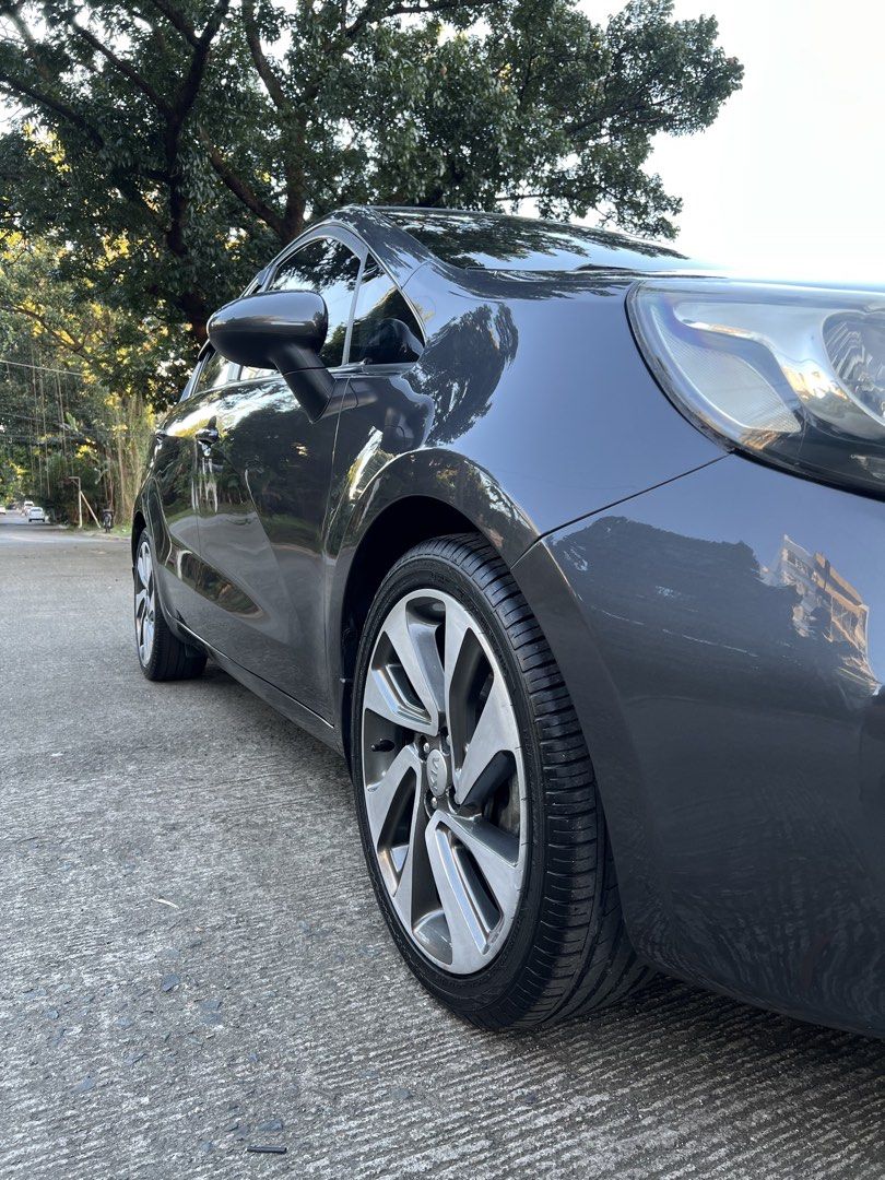 Kia Rio 1.4 (A) (Category: Used Cars) located in Quezon City. Submitted by jim0326 (Listing ID 1470535781, Image 2). Description: Kia rio 2015 EX sedan Automatically transmission 72k mileage Smooth shift no delay LED headlight- tri color 17inch OEM mags Leather seats… Cold A/C Registered until 2027 Complete with owners manual & booklet Fresh interior Nothings to fix Newly change oil No kalampag No leaks You can bring your trusted mechanic for ins