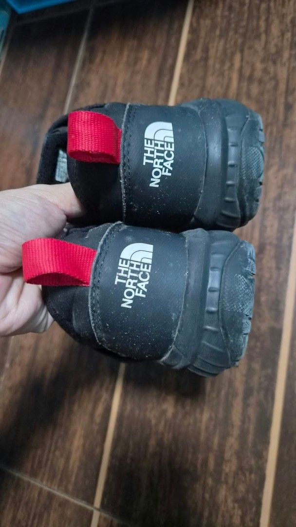 Kids winter shoes (Category: Babies & Kids Fashion) located in Marikina City. Submitted by kgcdl (Listing ID 1470353892, Image 2). Description: loc marikina used once and stocked outgrown no low ballers this is northface.