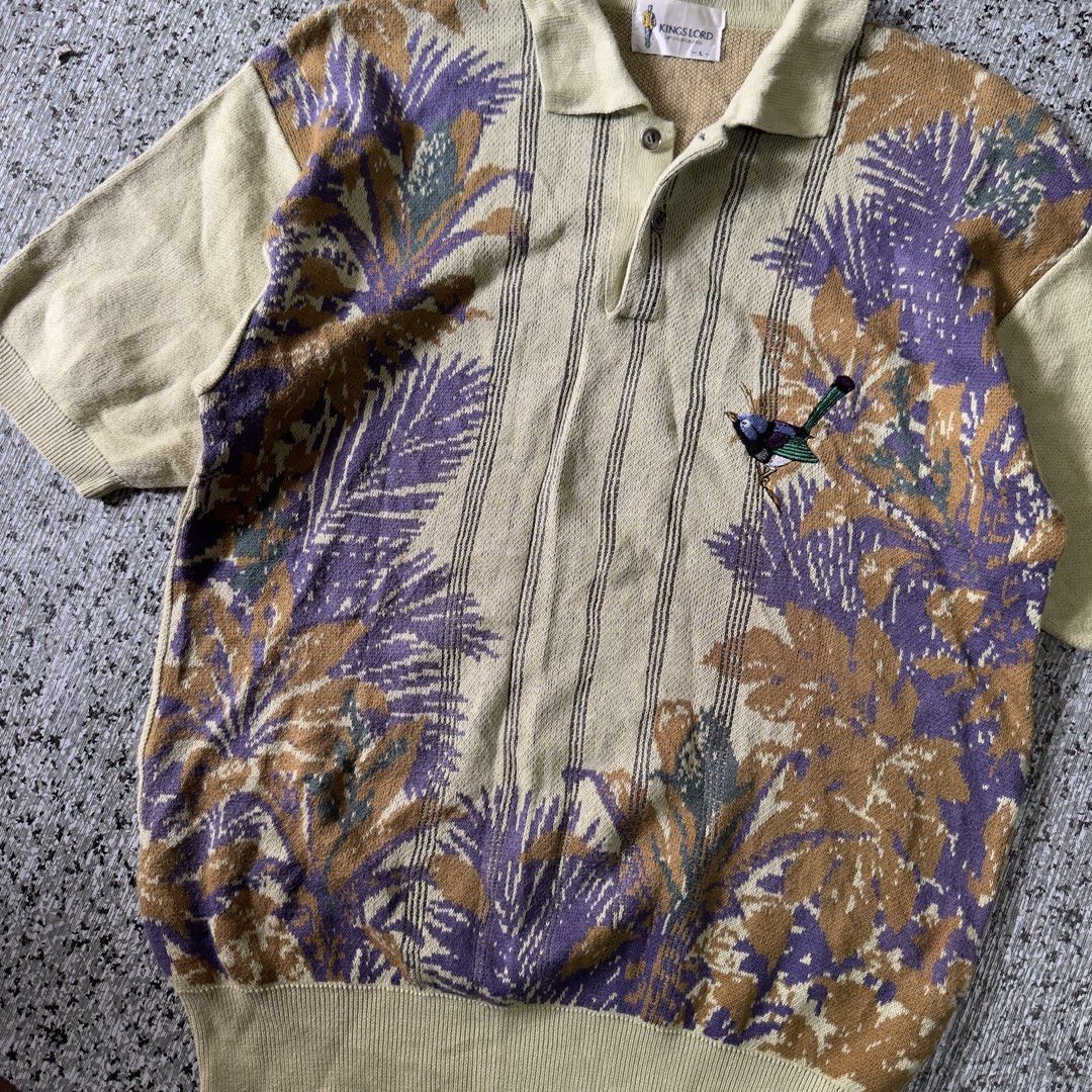 Knited Polo Shirt (Category: Coats, Jackets and Outerwear) located in Baguio. Submitted by secondoption.ph (Listing ID 1470502291, Image 2). Description: Fitting medium-large Length 26.5 Width 21.