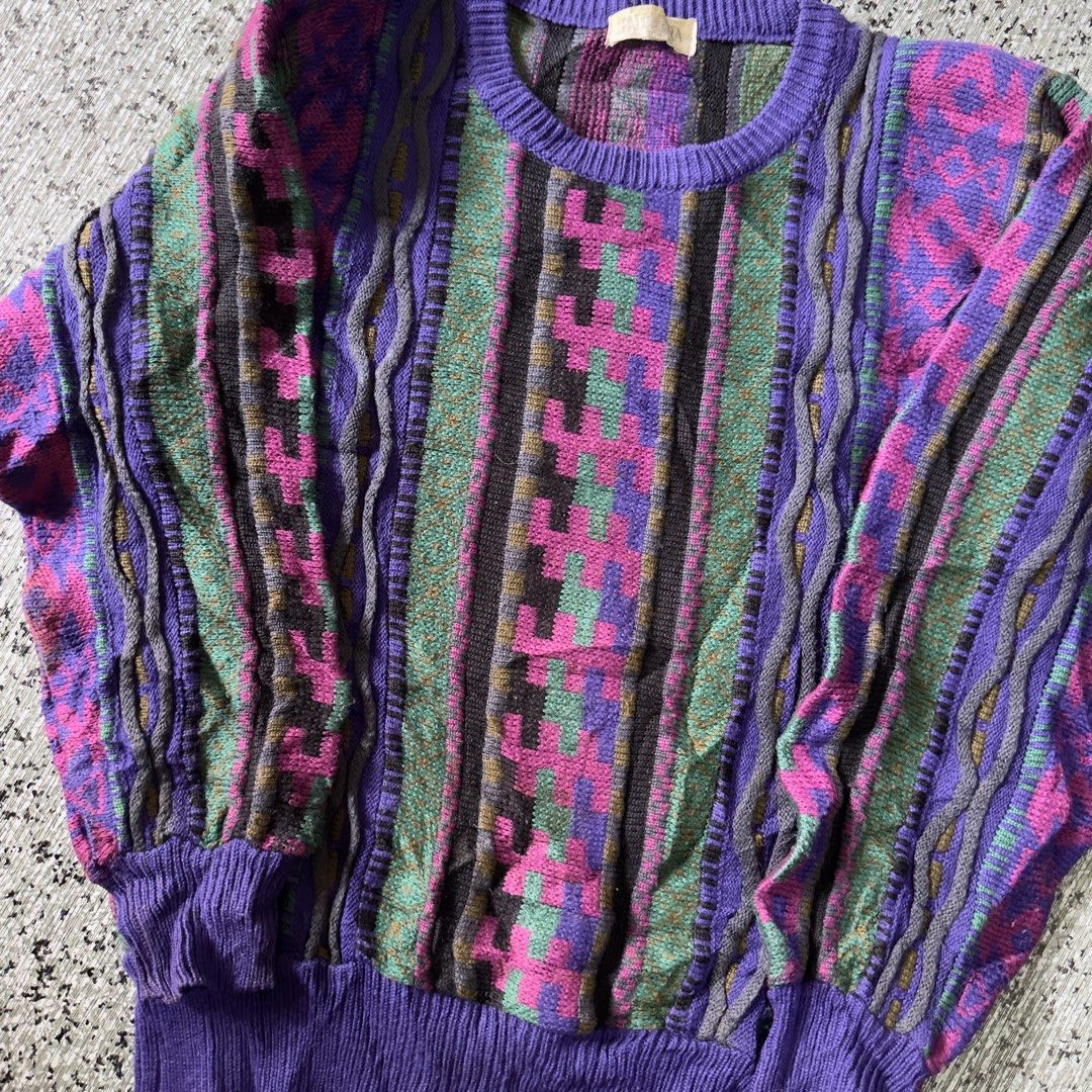 Knited Sweater (Category: Coats, Jackets and Outerwear) located in Baguio. Submitted by secondoption.ph (Listing ID 1470503334, Image 2). Description: Fitting medium Length 22.5 Width 19.5.