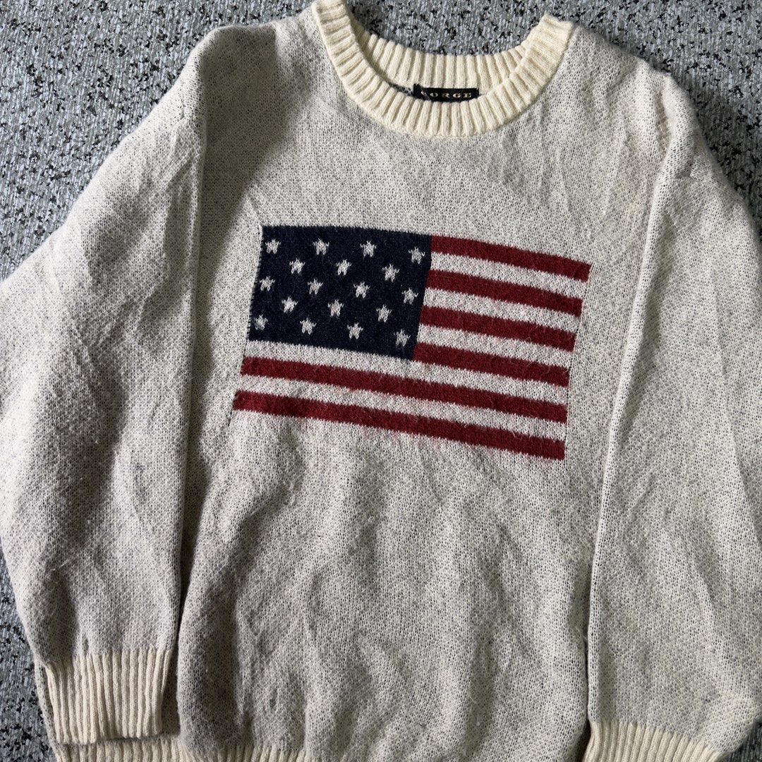 Knited Sweater (Category: Coats, Jackets and Outerwear) located in Baguio. Submitted by secondoption.ph (Listing ID 1470505732, Image 2). Description: Fitting medium Length 26 Width 23.