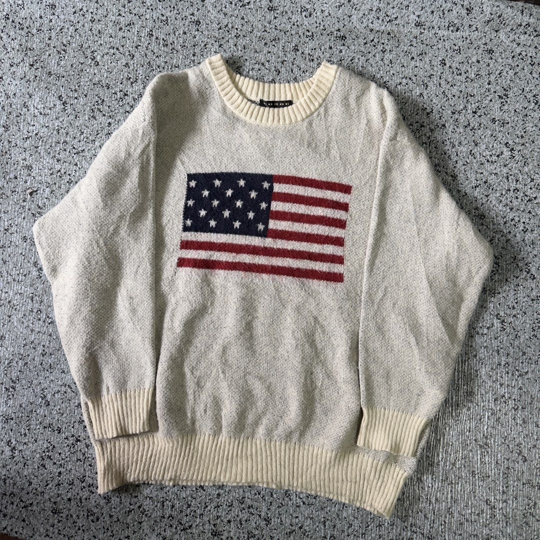 Knited Sweater (Category: Coats, Jackets and Outerwear) located in Baguio. Submitted by secondoption.ph (Listing ID 1470505732, Image 1). Description: Fitting medium Length 26 Width 23.
