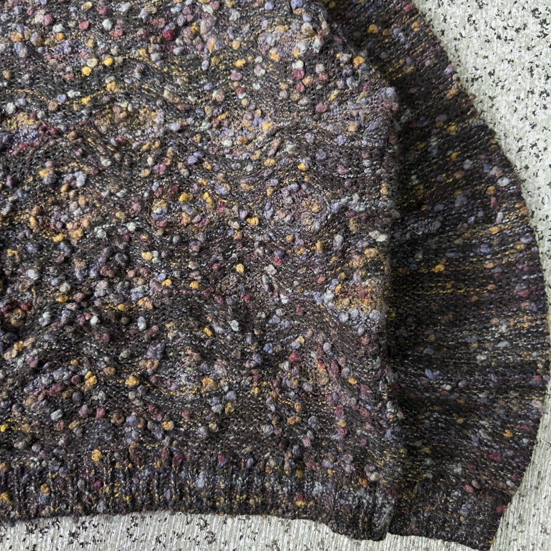 Knited Sweater (Category: Coats, Jackets and Outerwear) located in Baguio. Submitted by secondoption.ph (Listing ID 1470506153, Image 3). Description: Fitting medium Length 23.5 Width 22.
