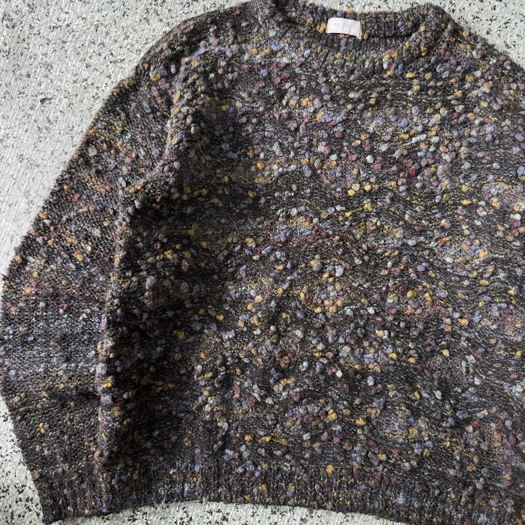 Knited Sweater (Category: Coats, Jackets and Outerwear) located in Baguio. Submitted by secondoption.ph (Listing ID 1470506153, Image 2). Description: Fitting medium Length 23.5 Width 22.