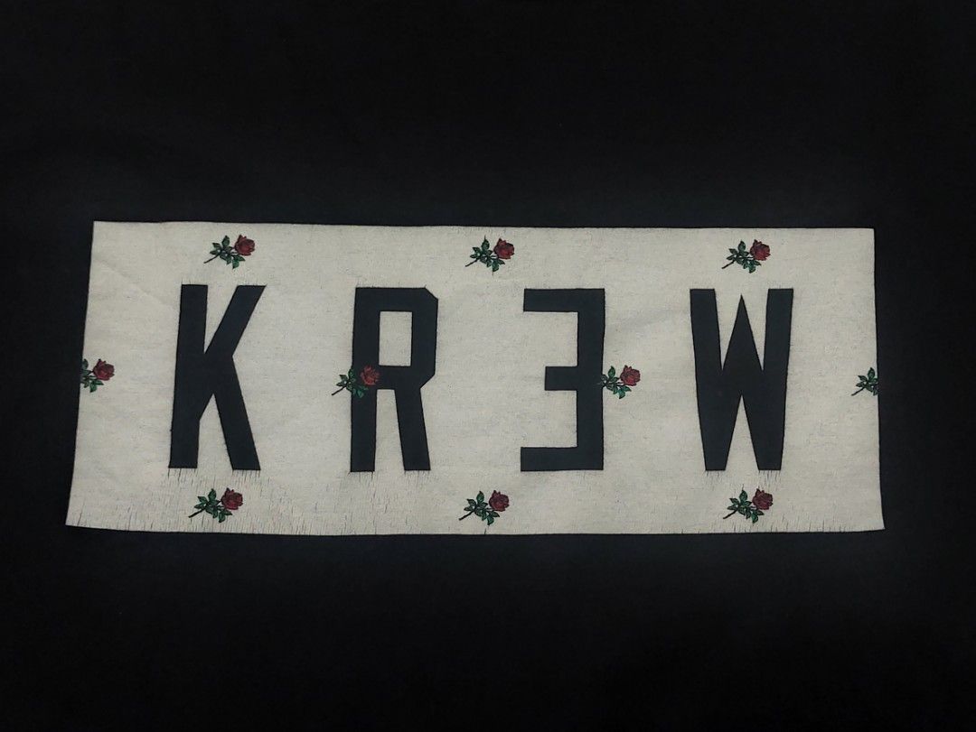 KREW Graphic T-Shirt Black Small (Category: Tshirts & Polo Shirts ) located in Cebu City. Submitted by thrifthuntsph (Listing ID 1470554571, Image 2). Description: color rate: 9/10.