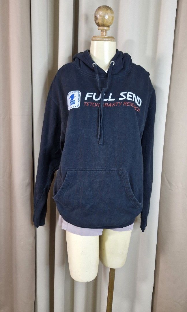 L: Hoody Jacket (Category: Coats, Jackets and Outerwear) located in Calabanga. Submitted by deniseallyson (Listing ID 1470466367, Image 1). Description: .