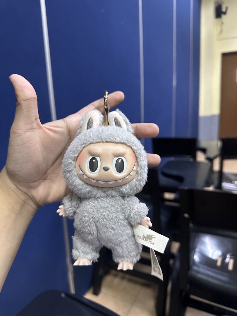 Labubu Sesame Bean (Category: Plushies & Soft Toys) located in Antipolo. Submitted by andyy0 (Listing ID 1470365518, Image 1). Description: Good as new Legit from popmart wysiwyg no box mop: gcash mod: lalamove (sampaloc manila rn).