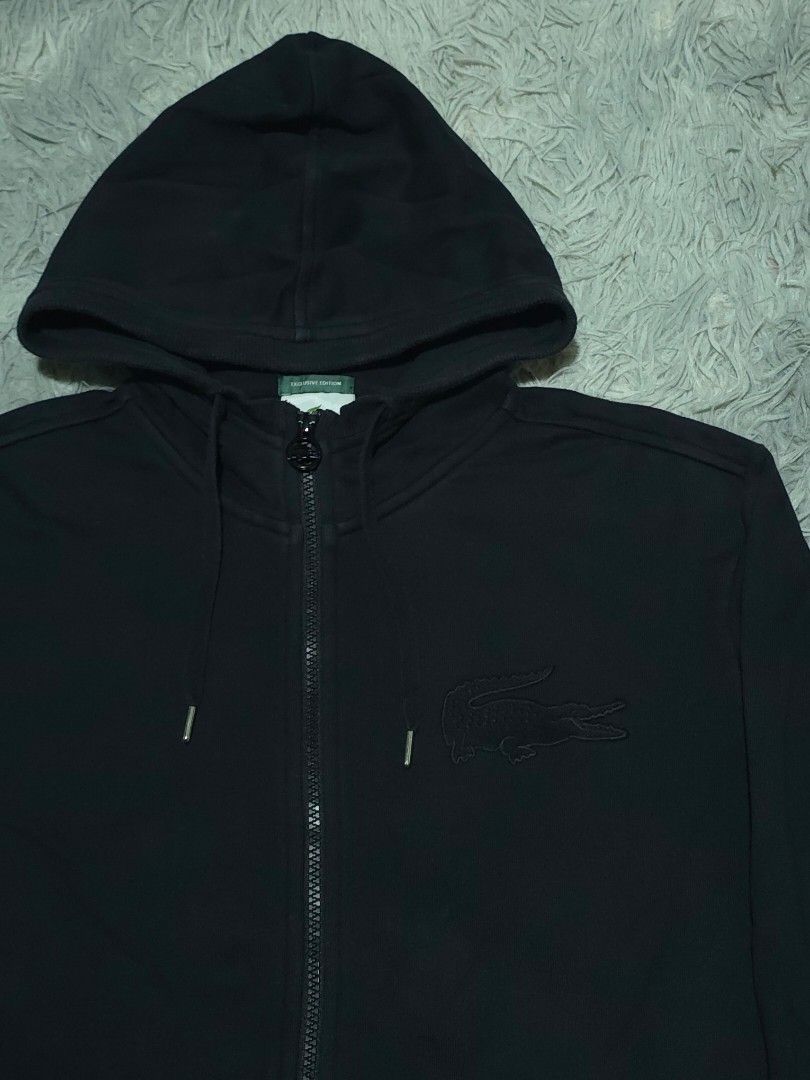 Lacoste Monotone Big Logo (Category: Hoodies) located in Abulug. Submitted by humanwhosellthings (Listing ID 1470485306, Image 2). Description: LACOSTE MONOTONE BIG LOGO HOODIE ✅️Size: Medium - Large ✅️Dimes: 21W x 26L ✅Condition: Excellent ✅Issue: None ✅Color Rate: 9.8/10.