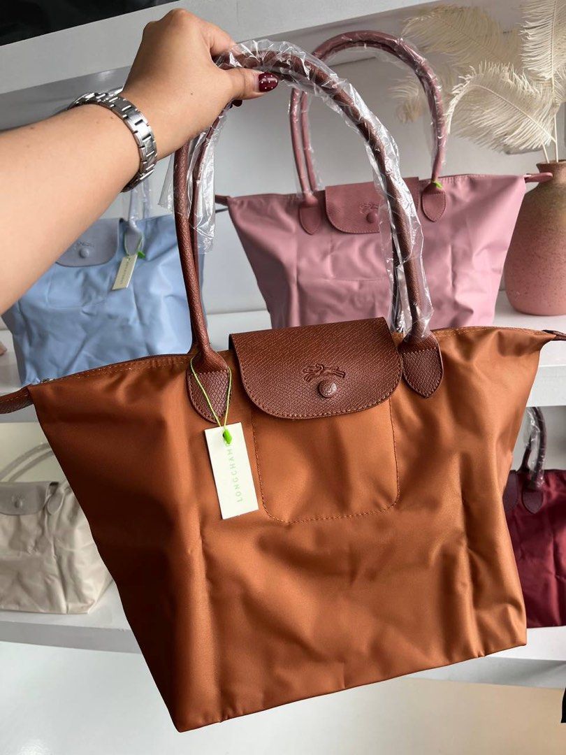 LC One Color Large🏇🏻 (Category: Shoulder Bags) located in Binan City. Submitted by pinkykeenshop (Listing ID 1470406577, Image 1). Description: .