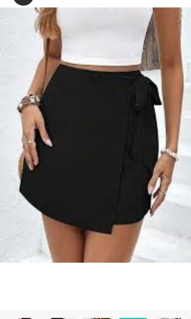 LE CHATEAU SKIRT Y2K (Category: Skirts) located in Manila. Submitted by icamalicdem29 (Listing ID 1470394828, Image 1). Description: .