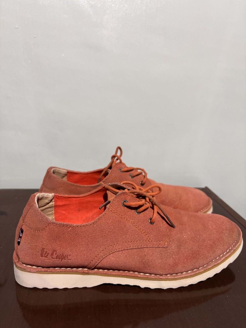 Lee cooper (Category: Casual Shoes) located in Subic. Submitted by buy_me773 (Listing ID 1470378401, Image 3). Description: hit me up, that is size 43 in euro. Thankss:).
