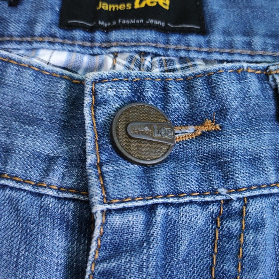 Lee Denim Shorts (Category: Shorts) located in Rosales. Submitted by kudoscache (Listing ID 1470430482, Image 2). Description: - Brand: Lee - Waist: 30-32 | Length: 20 - Color: Blue - slightly nego payment: maribank / gotyme courier: J&T.