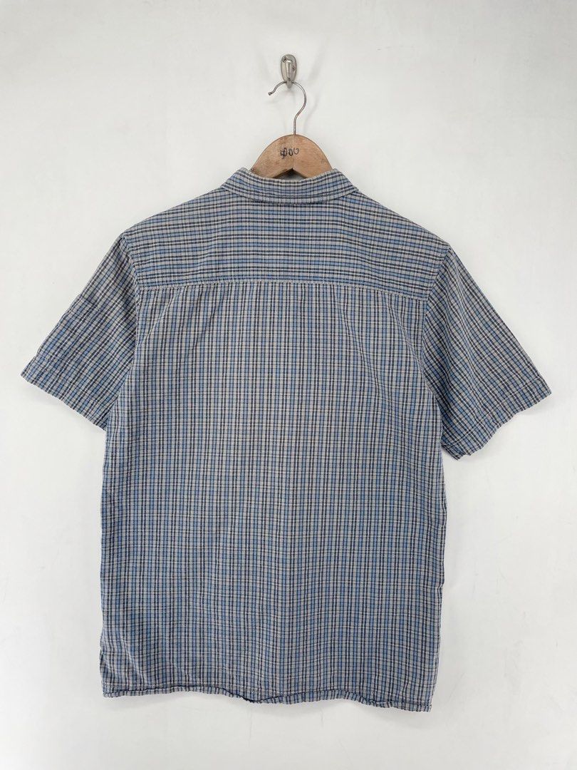 Lee Seersucker Button-up Polo (Category: Tshirts & Polo Shirts ) located in Mandaluyong City. Submitted by armrhts (Listing ID 1470429812, Image 2). Description: Size: Small Dimensions(inches) •Width: 20" •Length: 26" •Pit to Cuff: 4".