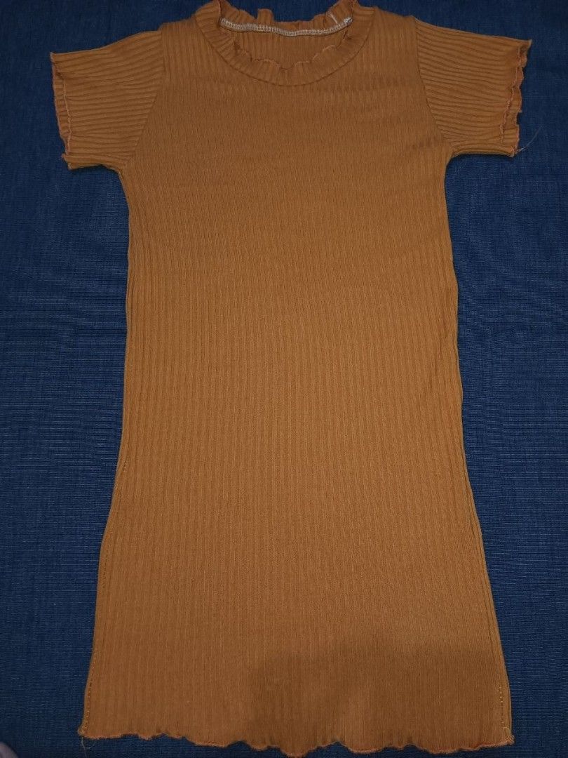 Lettuce trim ribbed knit dress (Category: Dresses) located in Manila. Submitted by superdex29 (Listing ID 1470445041, Image 1). Description: 12×26 dimes.