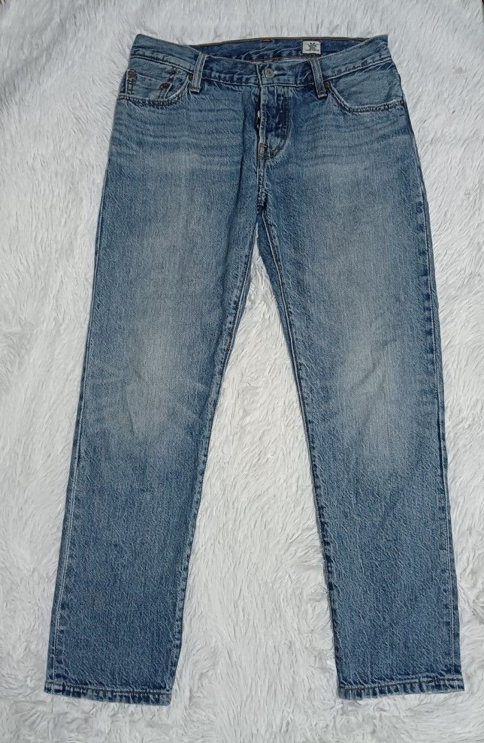 Levi's 501 Selvedge Button fly Jeans (Category: Jeans) located in Ozamiz City. Submitted by meshthrift11 (Listing ID 1470359716, Image 2). Description: Size 29-30 length 37.