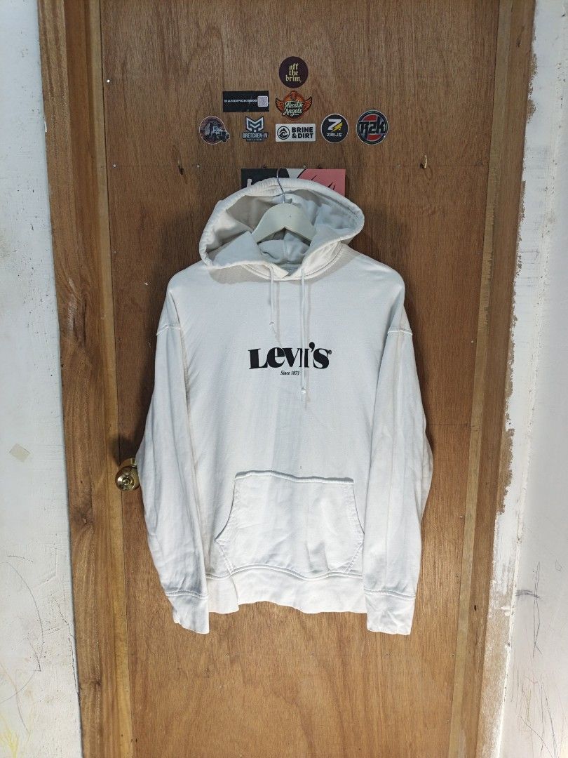 Levis Black N White Contrast Hoodie with embossed center script (Category: Hoodies) located in Nasipit. Submitted by zaynzdrip (Listing ID 1470501657, Image 1). Description: -Levis Embossed Center Script in Black n White Contrast Hoodie -Medium-Large -22 width by 27 length -Excellent Condition -No issue.