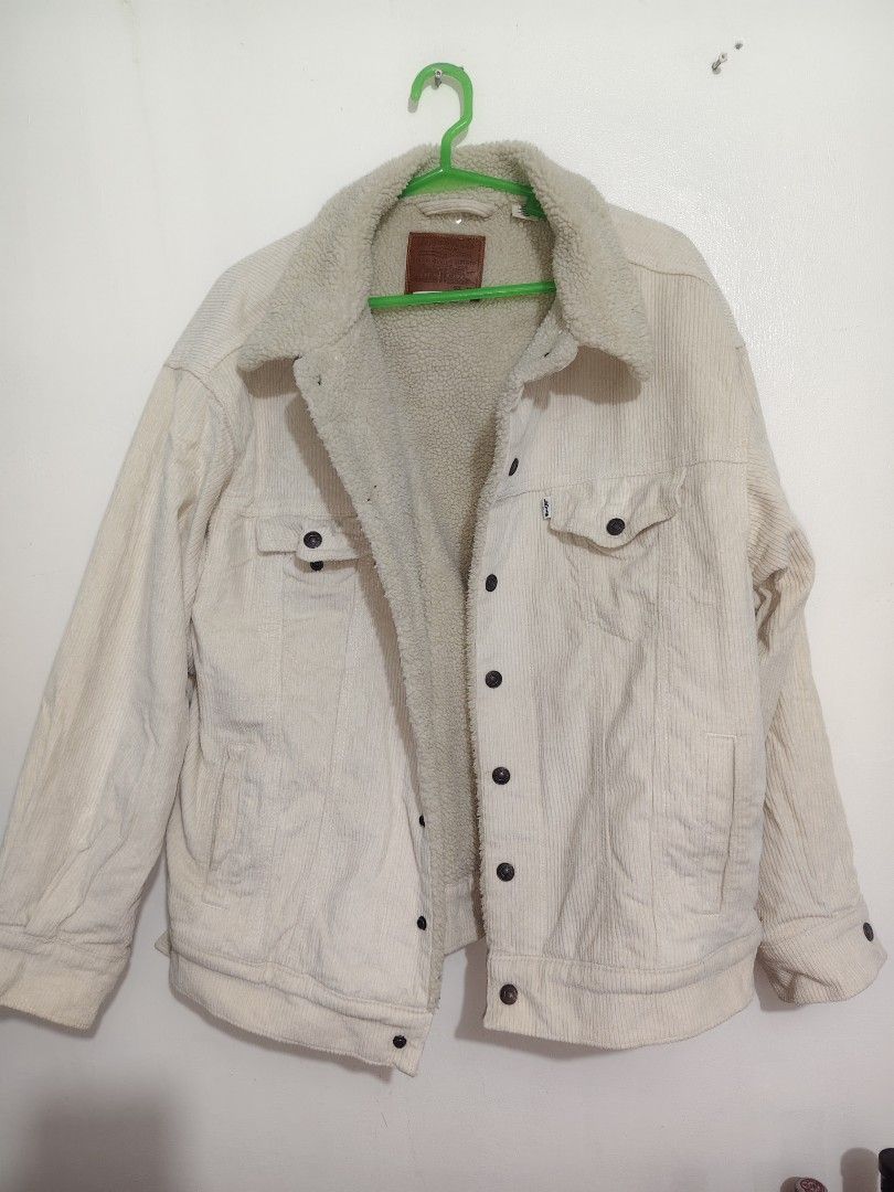 Levi's courdoruy sherpa (Category: Coats, Jackets and Outerwear) located in Baguio. Submitted by taishuiha2026 (Listing ID 1470525047, Image 1). Description: .