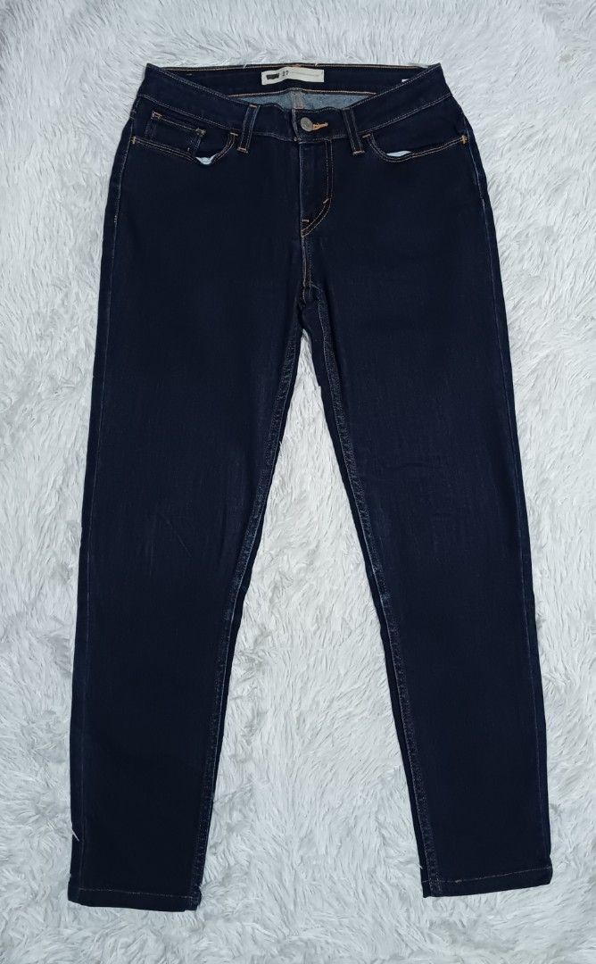Levi's Jeans (Category: Jeans) located in Ozamiz City. Submitted by meshthrift11 (Listing ID 1470421640, Image 2). Description: size 28-30 super stretchable length 36.