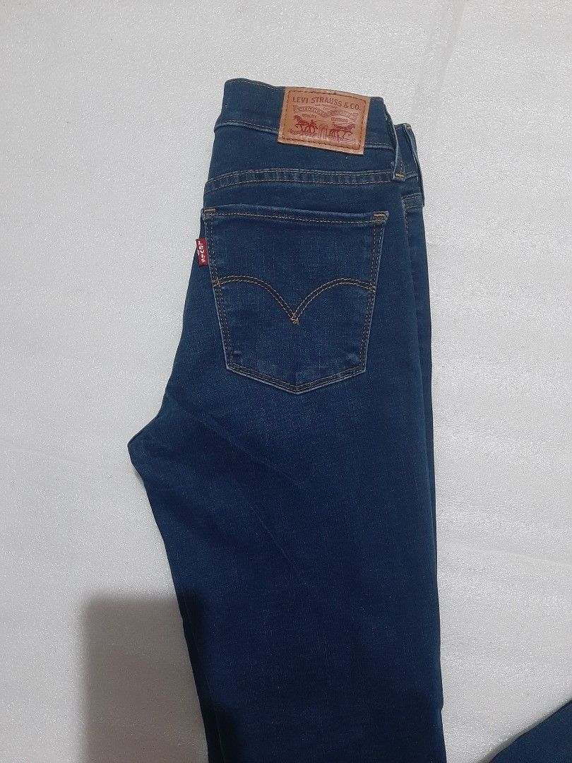 Levis jeans (Category: Jeans) located in General Santos City (Dadiangas). Submitted by thrift_raid (Listing ID 1470494260, Image 1). Description: size 26.
