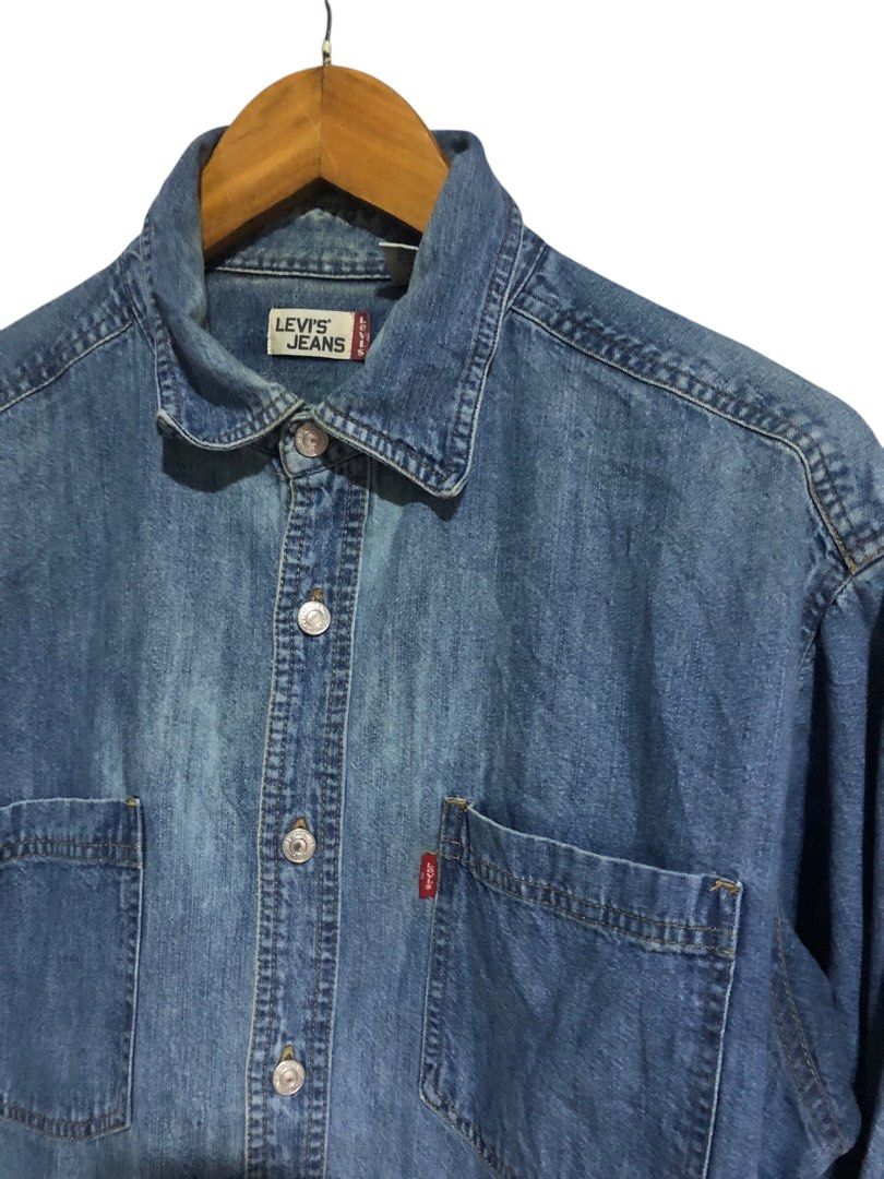 LEVIS JEANS LONGSLEEVE (Category: Coats, Jackets and Outerwear) located in General Trias. Submitted by gracesabel55302 (Listing ID 1470431698, Image 1). Description: LEVIS JEANS LONGSLEEVE SIZE…MEDIUM WIDTH…23 LENGTH…29 NEEDWASH FADED PART.