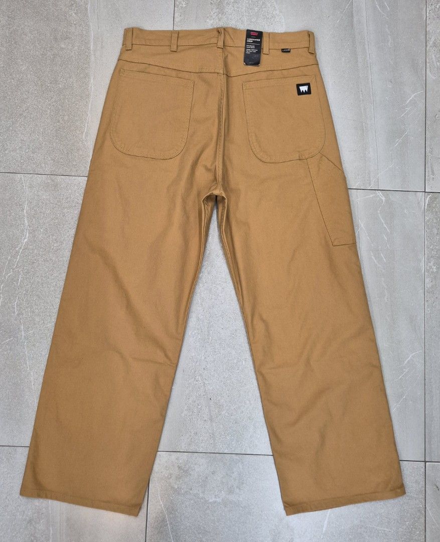 Levis skateboarding carpenter crop pants (Category: Jeans) located in Cebu City. Submitted by grandtiger.d2a83a (Listing ID 1470382690, Image 2). Description: levis skateboarding cordura advance fabric carpenter crop pants .