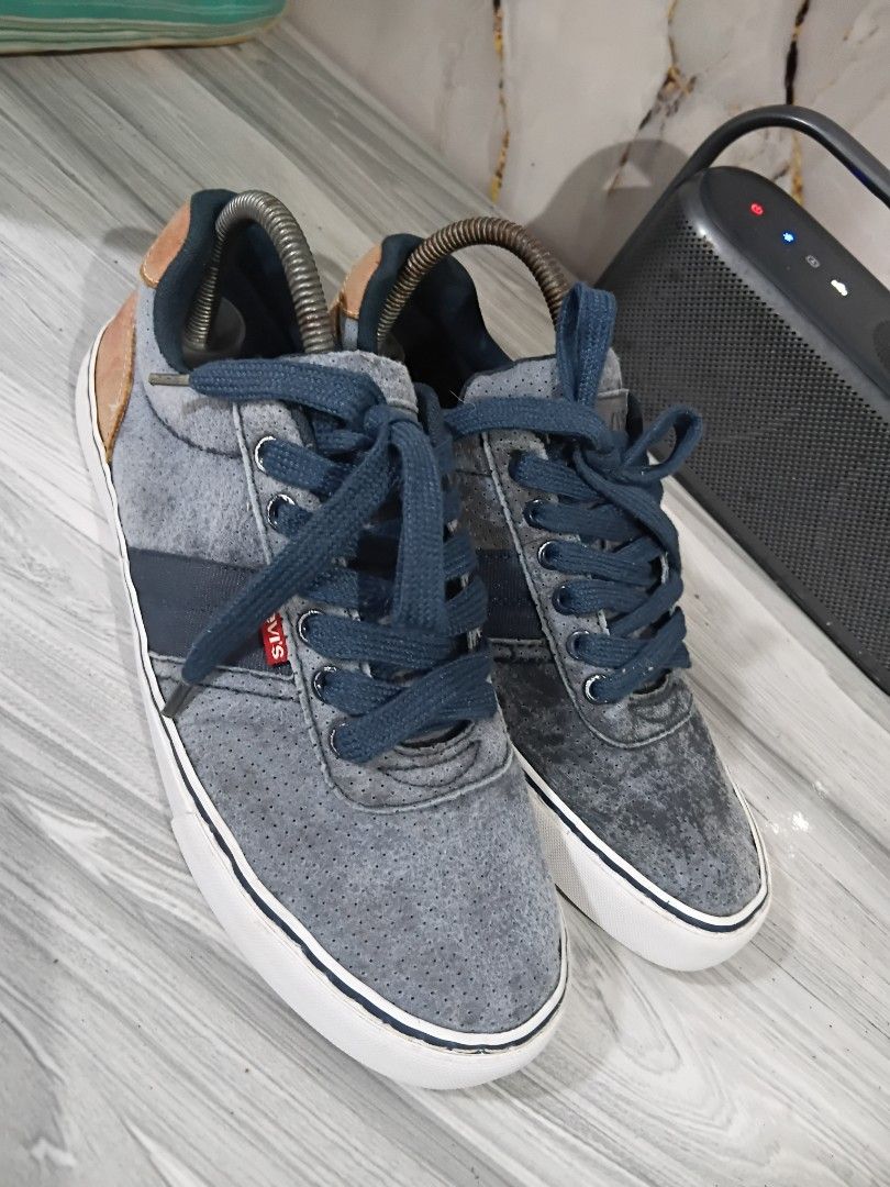 LEVIS SNEAKER SHOES SIZE 8MEN (Category: Sneakers) located in General Mariano Alvarez. Submitted by adonid (Listing ID 1470372149, Image 2). Description: LEVIS SNEAKER SHOES SIZE 8MEN ISSUE FADED LOC. GMA CAVITE PHP 500.