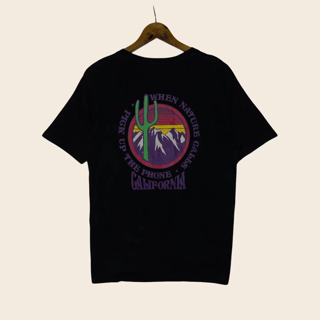Levi’s T-Shirt (Category: Tshirts & Polo Shirts ) located in Palompon. Submitted by paulrojas13 (Listing ID 1470545212, Image 2). Description: Size: Medium on tag Dimensions: 19.5 x 28 Condition: As New Color Rate: 9.5/10 Issue: None reported .