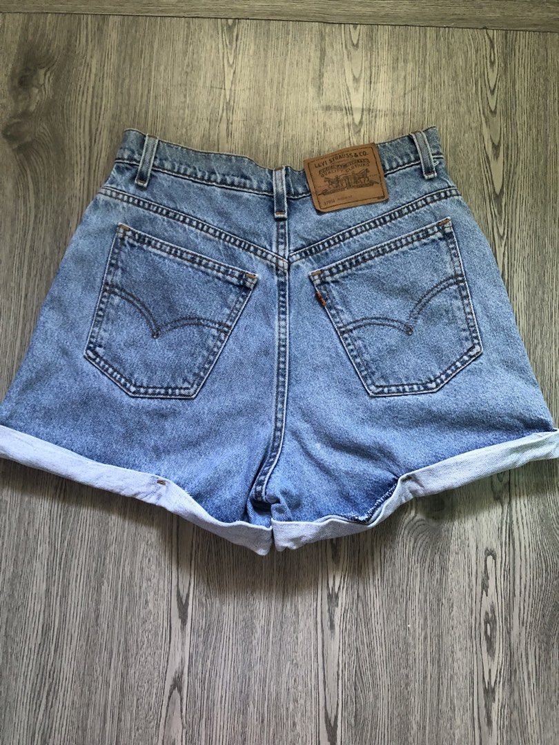 LEVIS VINTAGE SHORT (Category: Shorts) located in Santa Rosa. Submitted by eceldg05 (Listing ID 1470429659, Image 3). Description: LEVIS VINTAGE SHORT HI RISED ORANGE TAB MEDIUM WASH W:28-29 inch via tape measure Excellent.