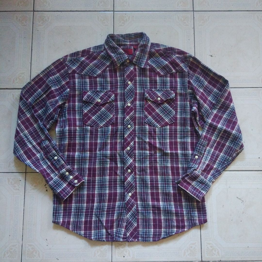 Levis Western Longsleeve M (Category: Formal Shirts) located in Pasay City. Submitted by denimdude.ph (Listing ID 1470416688, Image 1). Description: .