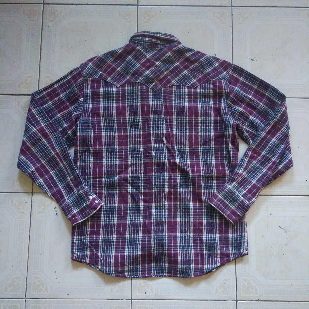 Levis Western Longsleeve M (Category: Formal Shirts) located in Pasay City. Submitted by denimdude.ph (Listing ID 1470416688, Image 2). Description: .